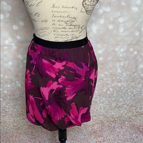 LOFT Magenta Floral Bubble Skirt - Picture 7 of 7